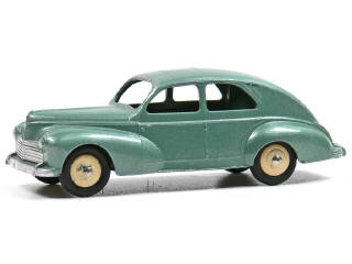 Lot 1118 - DINKY TOYS FRANCE (1)