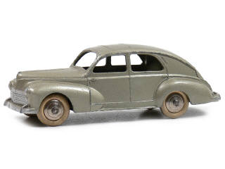Lot 1102 - DINKY TOYS FRANCE (1)