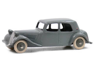 Lot 1098 - DINKY TOYS FRANCE (1)