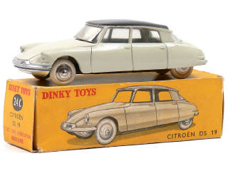 Lot 1061 - DINKY TOYS FRANCE (1)
