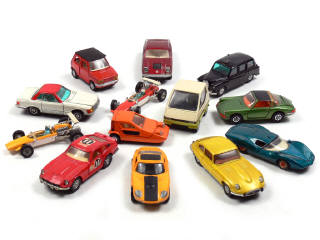 Lot 698 - CORGI TOYS (GB) (13)