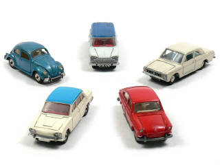 Lot 820 - DINKY TOYS GB (5)