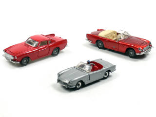 Lot 812 - DINKY TOYS GB (3)