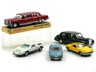 Lot 822 - DINKY TOYS (GB) (5)