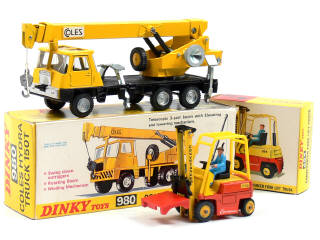 Lot 813 - DINKY TOYS GB (2)