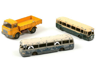 Lot 383 - DINKY TOYS FRANCE (3)
