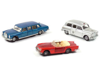 Lot 426 - DINKY TOYS GB (3)