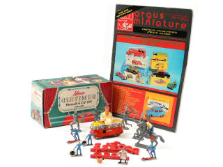 Lot 229 - DIVERS (1)