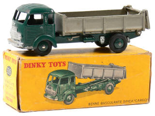 Lot 363 - DINKY TOYS FRANCE (1)