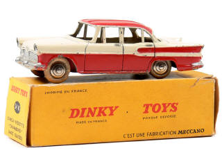 Lot 320 - DINKY TOYS FRANCE (1)