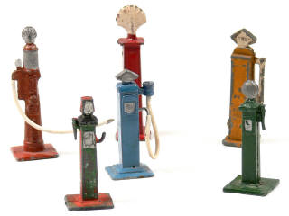 Lot 238 - DIVERS (6)