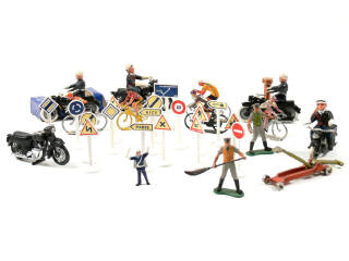 Lot 230 - DIVERS (1)
