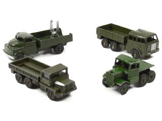 Lot 234 - DIVERS (4)