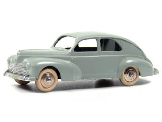 Lot 326 - DINKY TOYS FRANCE (1)