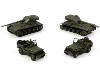 Lot 395 - DINKY TOYS FRANCE (4)