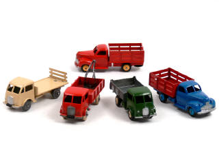 Lot 400 - DINKY TOYS FRANCE (5)