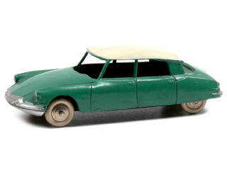 Lot 277 - DINKY TOYS FRANCE (1)