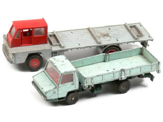 Lot 388 - DINKY TOYS FRANCE (2)