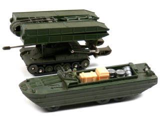 Lot 449 - DINKY TOYS FRANCE (2)
