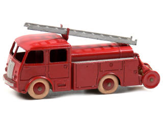 Lot 368 - DINKY TOYS (FRANCE) (1)