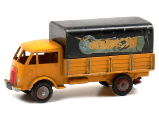 Lot 359 - DINKY TOYS FRANCE (1)