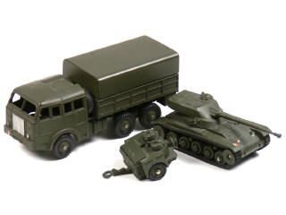 Lot 458 - DINKY TOYS FRANCE (3)