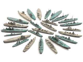 Lot 269 - DIVERS (25)