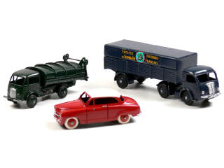 Lot 461 - DINKY TOYS FRANCE (3)