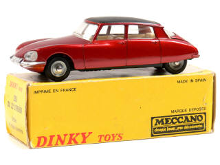 Lot 329 - DINKY TOYS FRANCE (1)