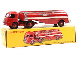 Lot 366 - DINKY TOYS FRANCE (1)