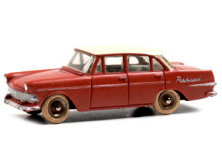 Lot 349 - DINKY TOYS (FRANCE) (1)