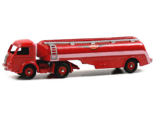 Lot 367 - DINKY TOYS (FRANCE) (1)