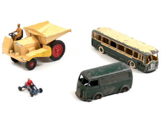 Lot 484 - DINKY TOYS FRANCE (4)
