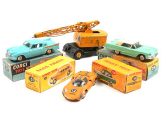 Lot 241 - DIVERS (4)