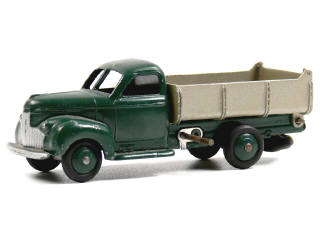 Lot 361 - DINKY TOYS FRANCE (1)