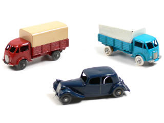 Lot 476 - DINKY TOYS FRANCE (3)