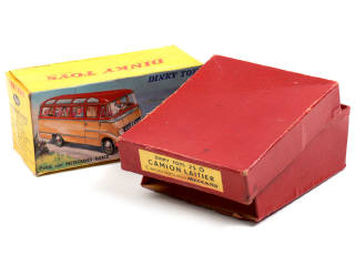 Lot 424 - DINKY TOYS FRANCE (2)