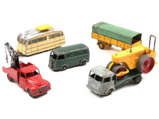Lot 376 - DINKY TOYS FRANCE (6)