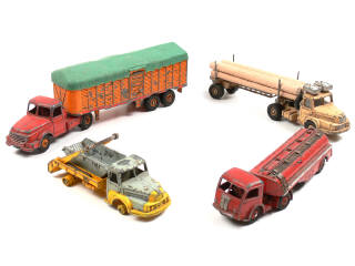 Lot 355 - DINKY TOYS FRANCE (4)