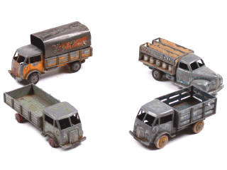 Lot 358 - DINKY TOYS FRANCE (4)