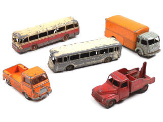 Lot 369 - DINKY TOYS FRANCE (5)