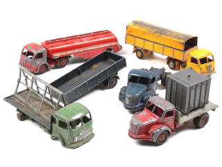 Lot 377 - DINKY TOYS FRANCE (6)