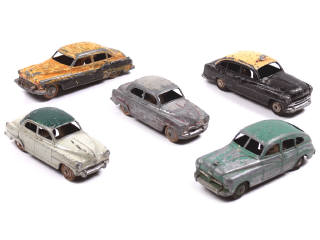 Lot 370 - DINKY TOYS FRANCE (5)