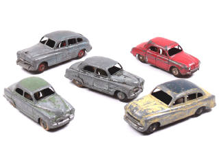 Lot 371 - DINKY TOYS FRANCE (5)