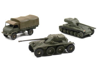 Lot 343 - DINKY TOYS FRANCE (3)