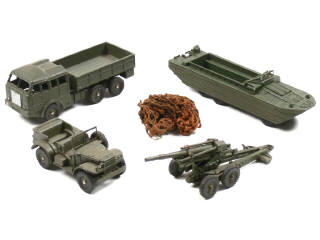 Lot 364 - DINKY TOYS FRANCE (4)