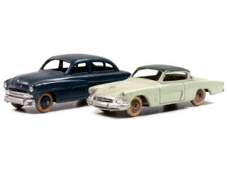 Lot 329 - DINKY TOYS FRANCE (2)