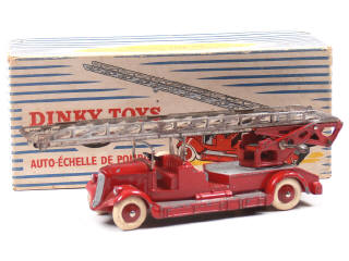 Lot 303 - DINKY TOYS FRANCE (1)