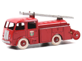 Lot 304 - DINKY TOYS (FRANCE) (1)
