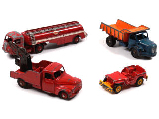 Lot 365 - DINKY TOYS FRANCE (4)